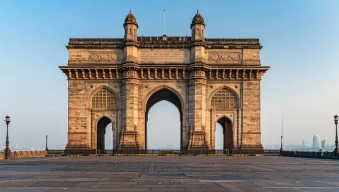 Gateway of India & Colaba Causeway